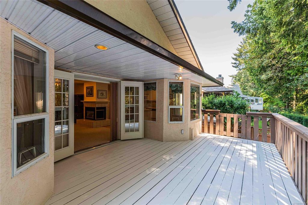 listing image 16044193472694
