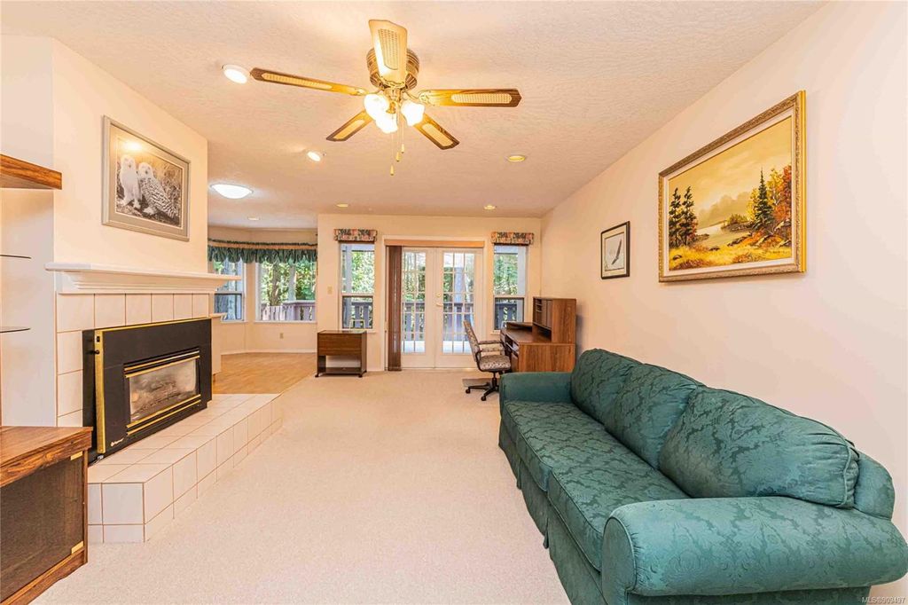 listing image 160456087818