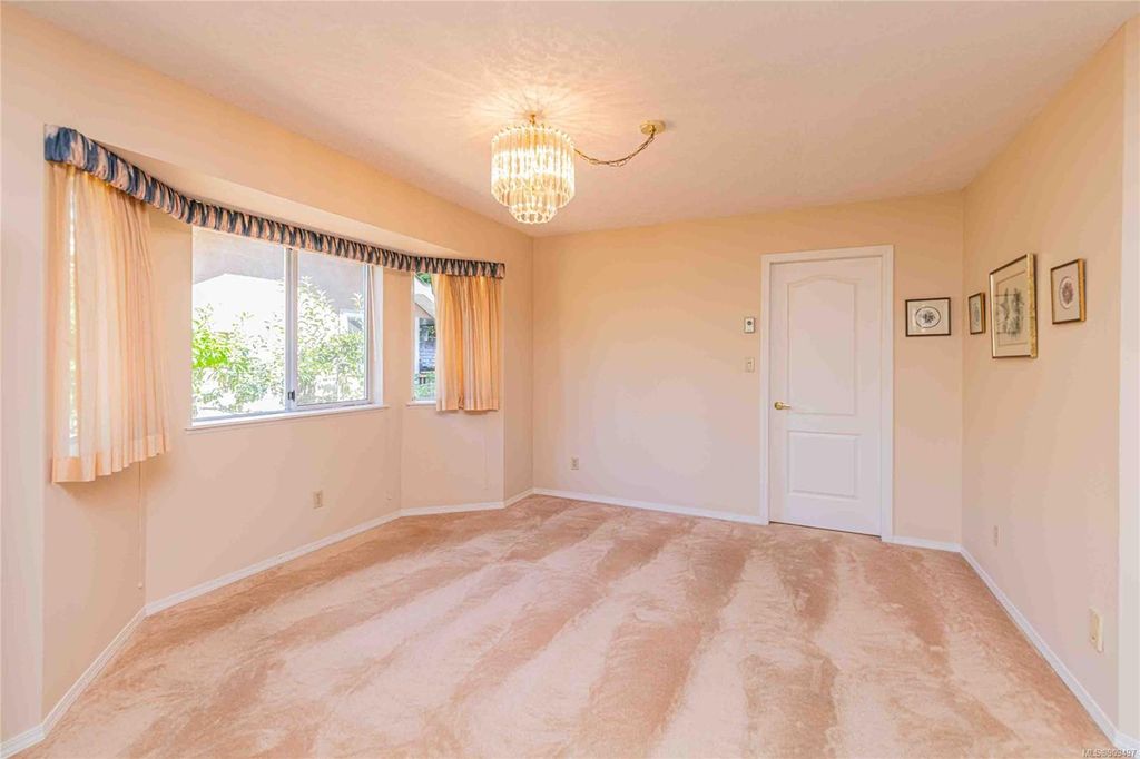 listing image 16043879682470