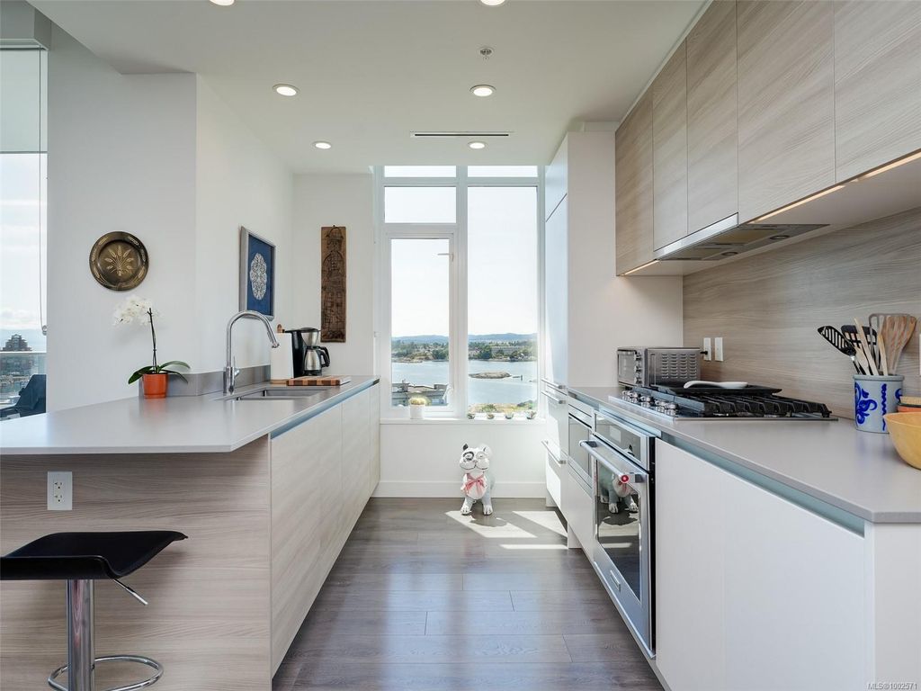 listing image 16045276550410098474