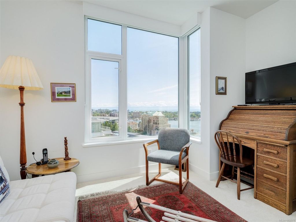 listing image 16045856101446845499