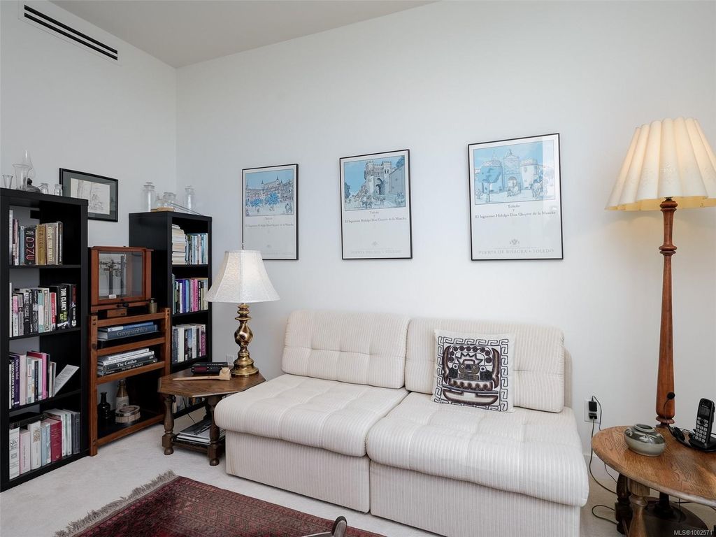 listing image 16046933349015780049
