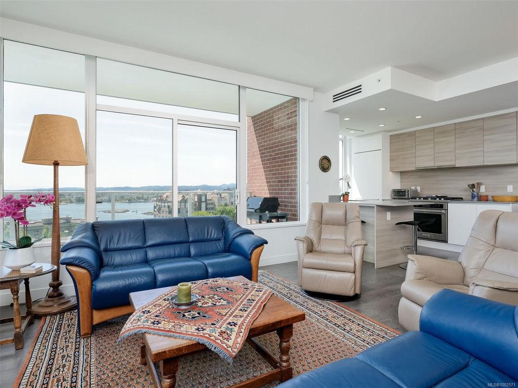 listing image 16048424782379889874