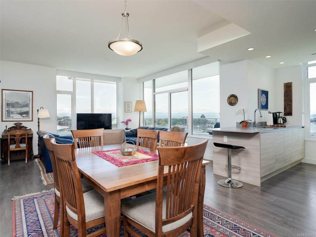 listing image 16044722241339416327