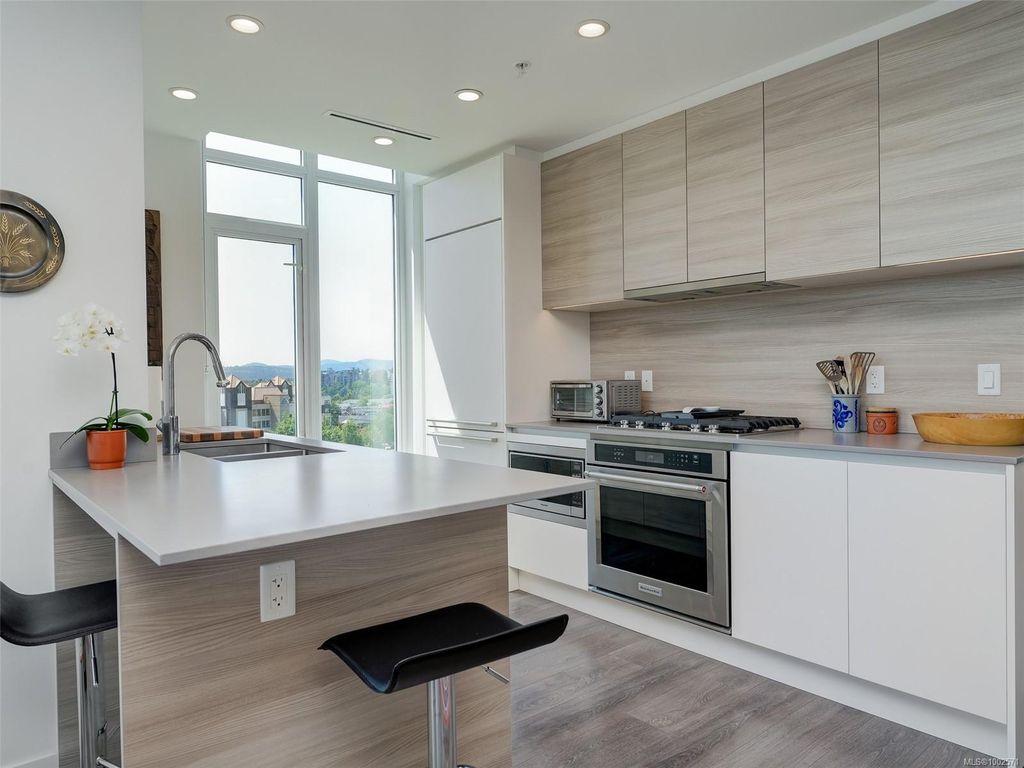 listing image 16040667792035899237