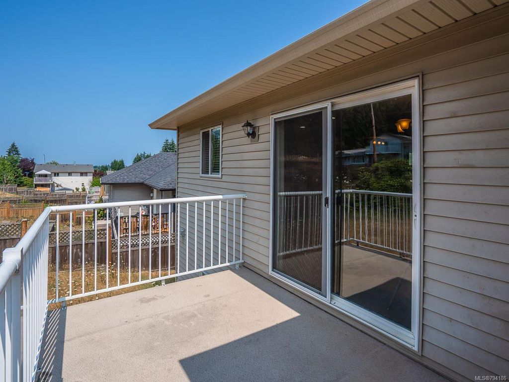 listing image 16041285167167741812