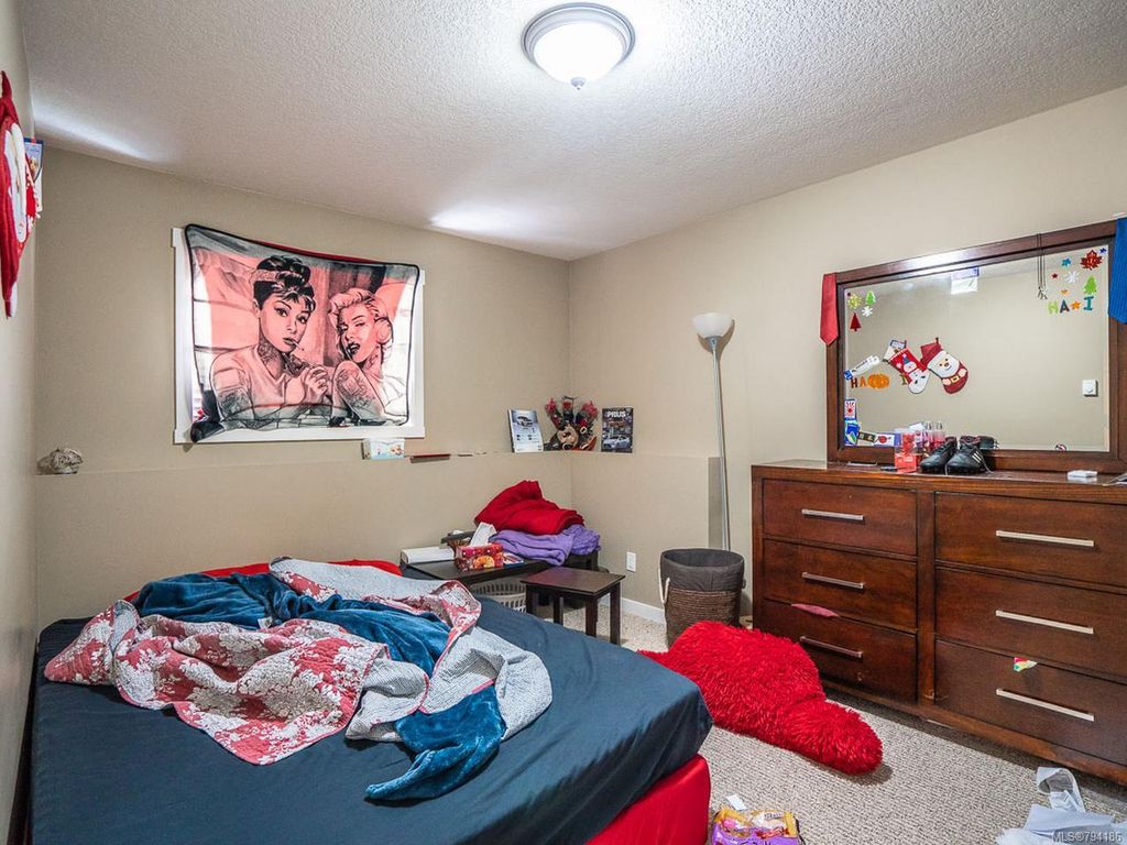 listing image 16049037498727261360