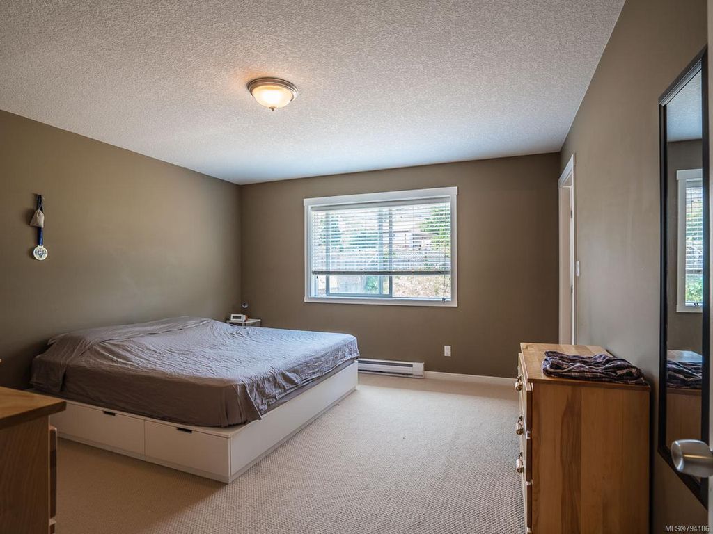 listing image 16049065401523011029