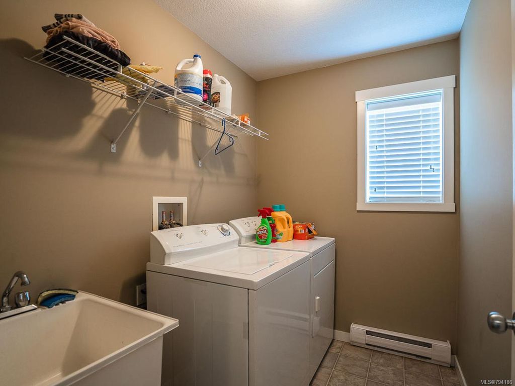 listing image 16041419719304199491