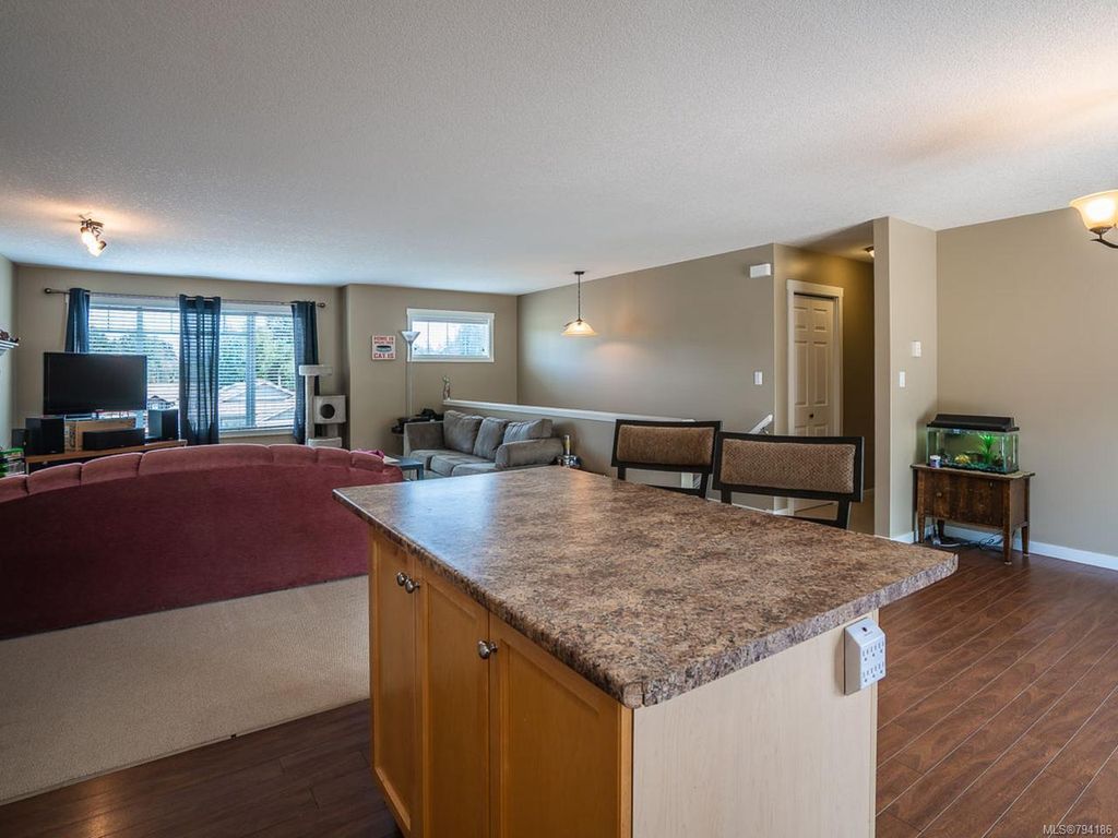 listing image 16047031178955604457