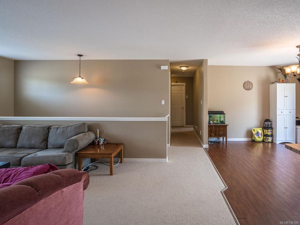 listing image 16043333517769346760
