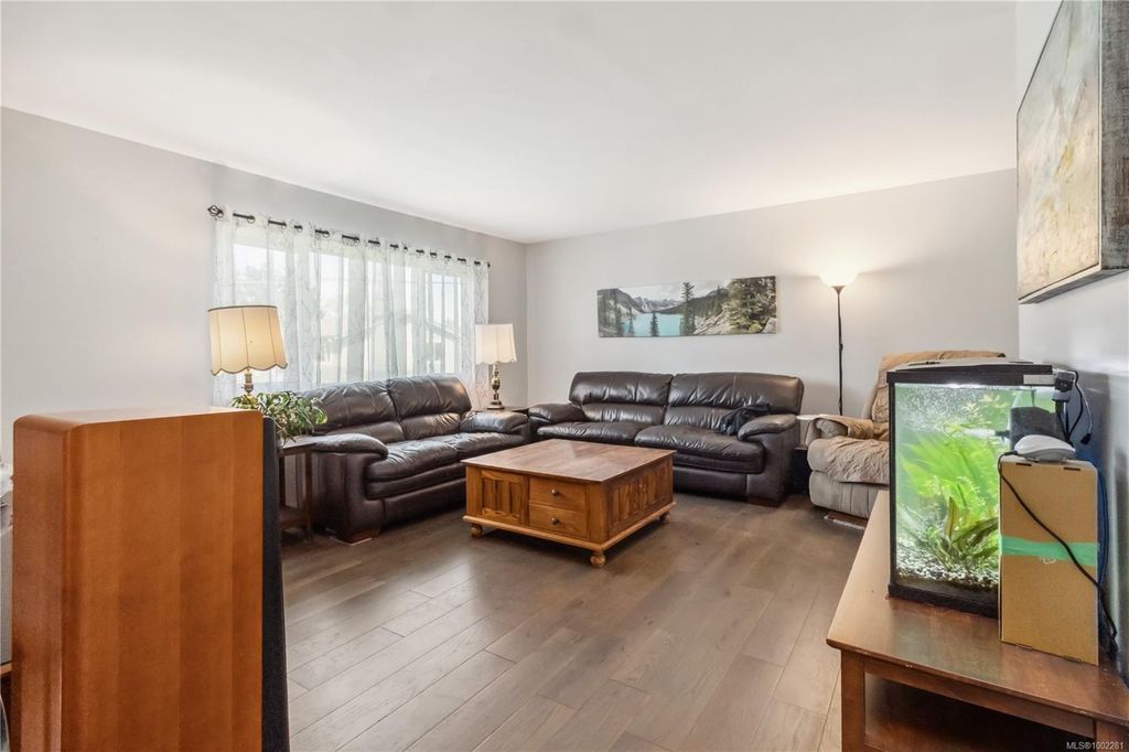listing image 16049285371227027890