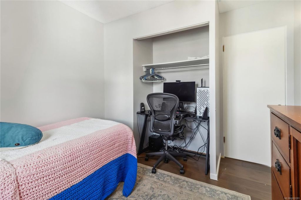 listing image 16045532625660148401
