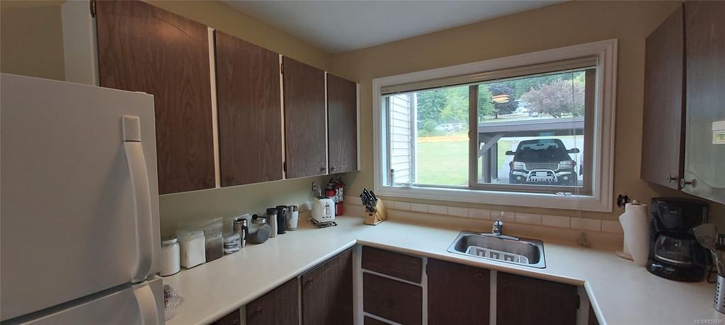 listing image 16049795248989368949
