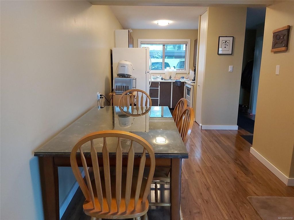 listing image 16049214955422040872