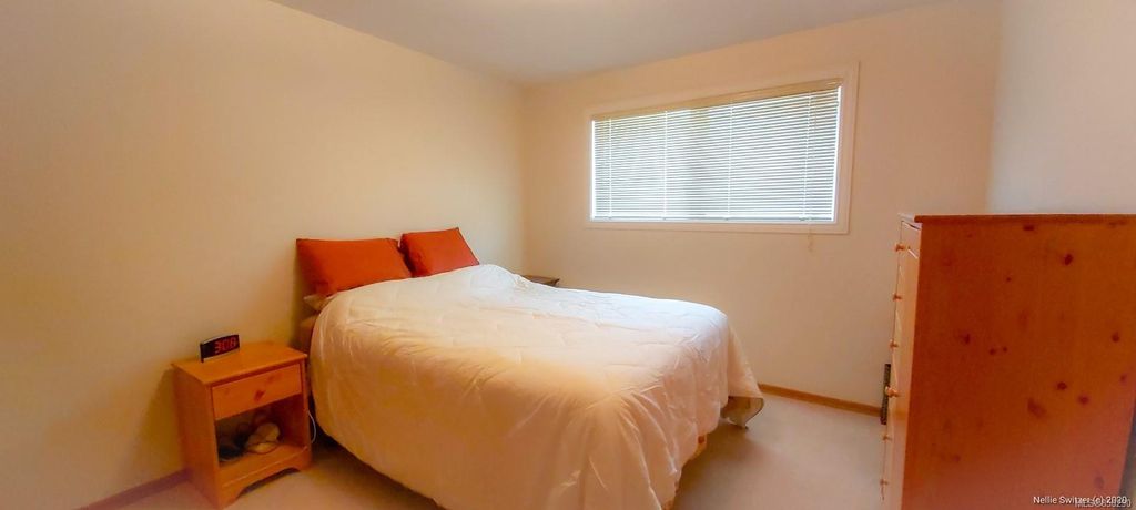 listing image 16048094425399510052