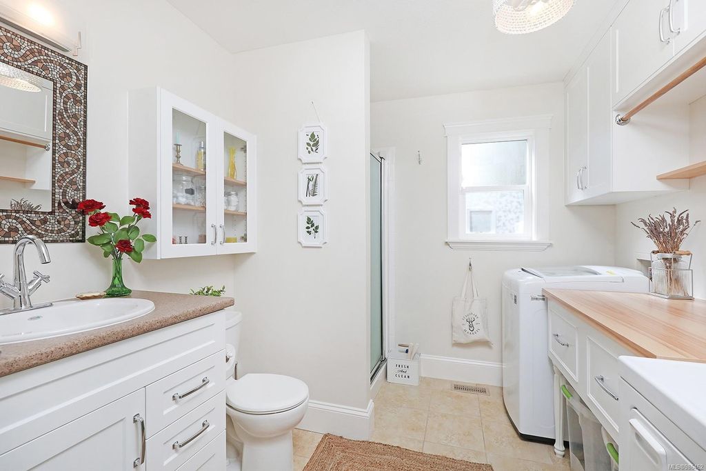 listing image 16049127058673638578