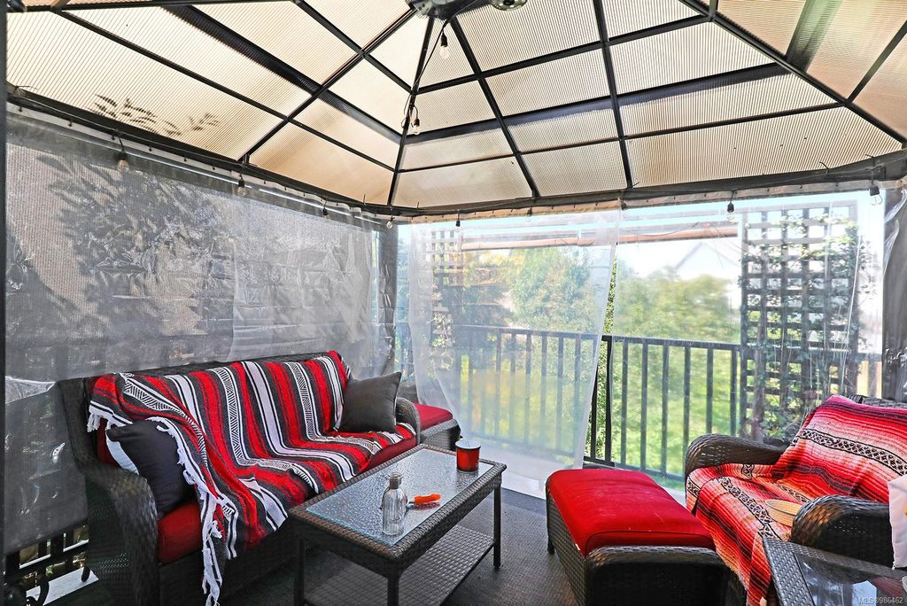 listing image 16043270653727308186