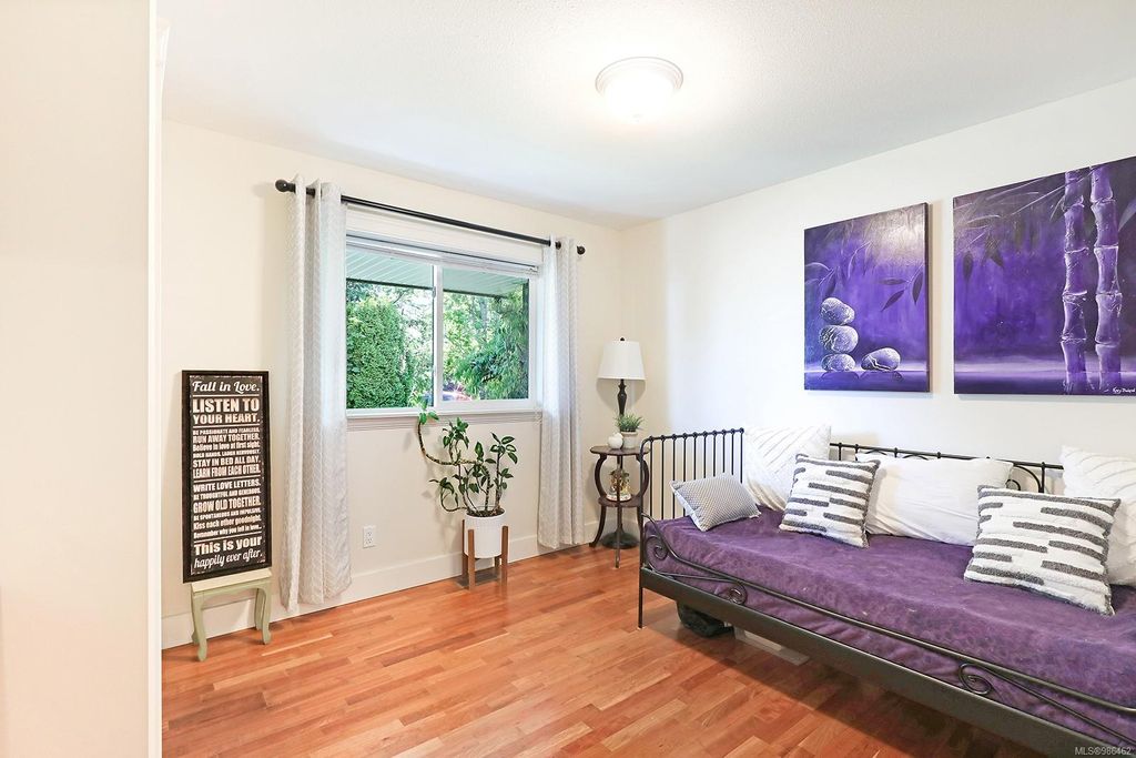 listing image 16048614743484211202