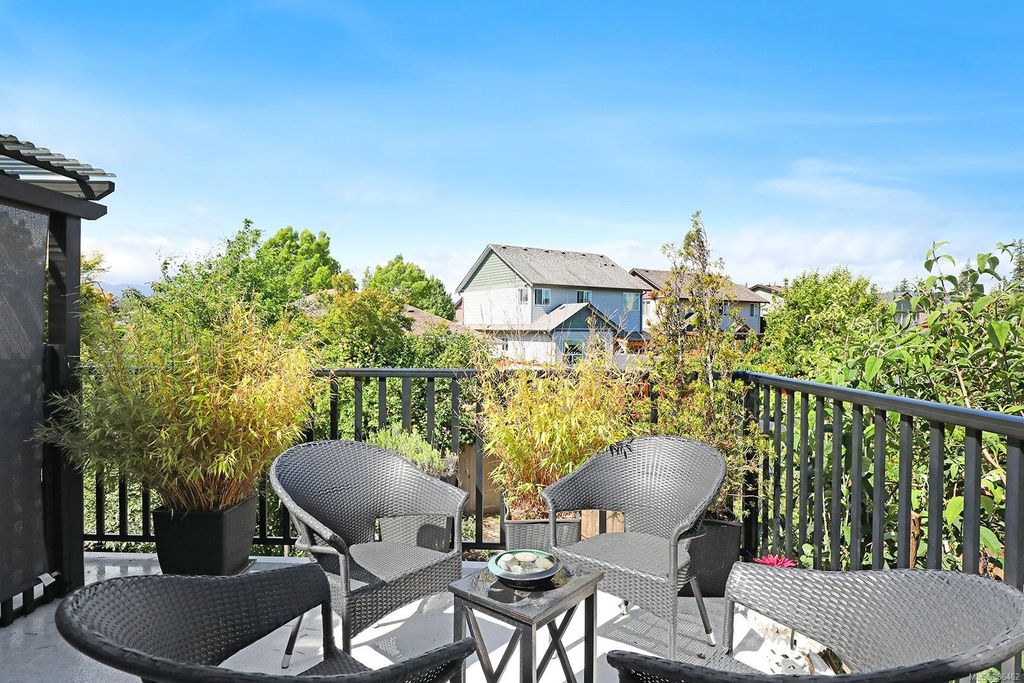 listing image 16046853257201489004