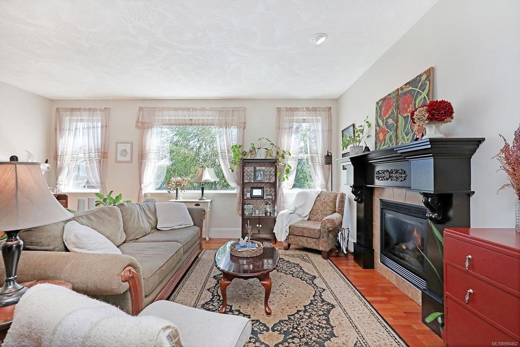 listing image 16046711276138580135