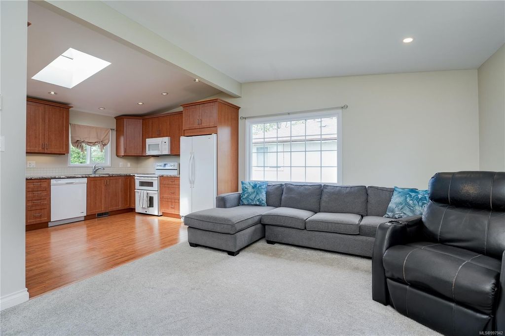 listing image 16047418540660094130