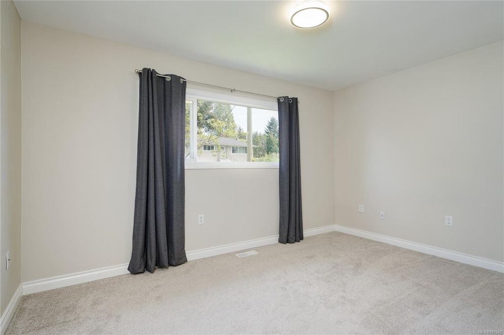 listing image 16041582462019024358