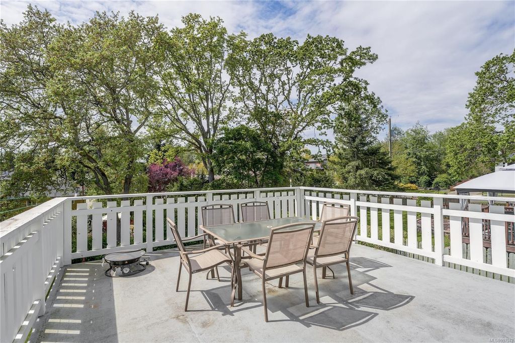 listing image 16043178650495690236