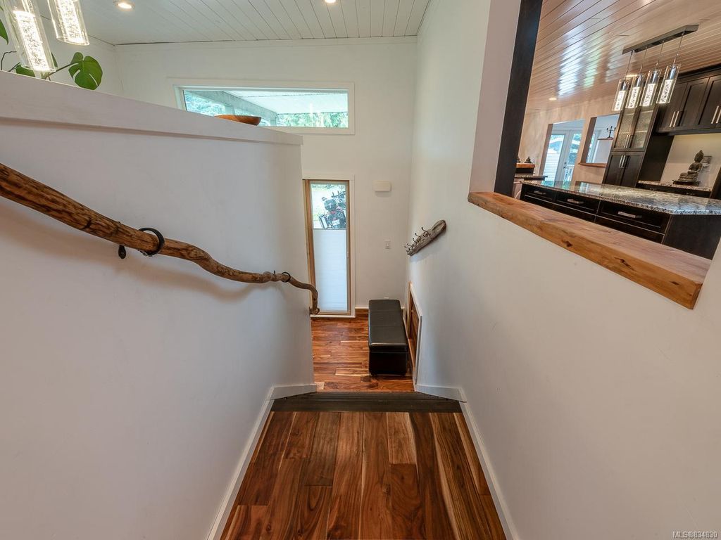 listing image 16044528448555411352