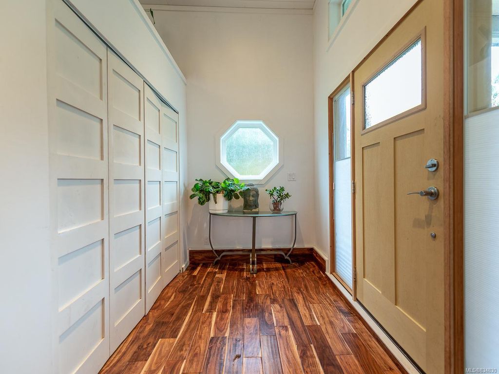 listing image 16041779589123208619