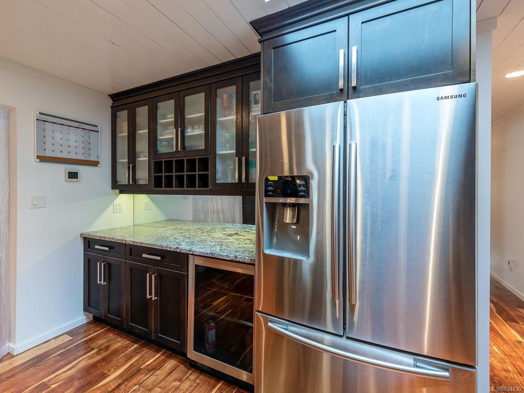 listing image 16043157599453507682