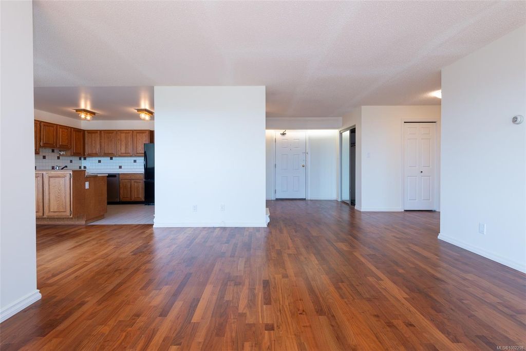 listing image 16046207054443055319