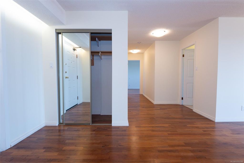 listing image 16046398621688506516