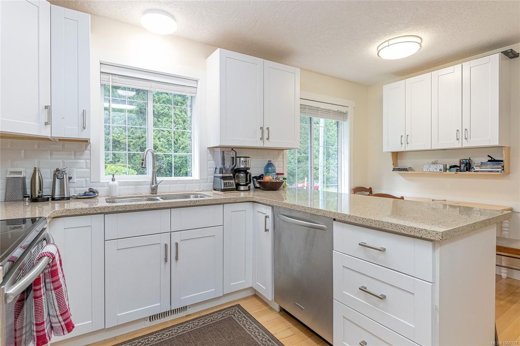 listing image 16040957312705467237