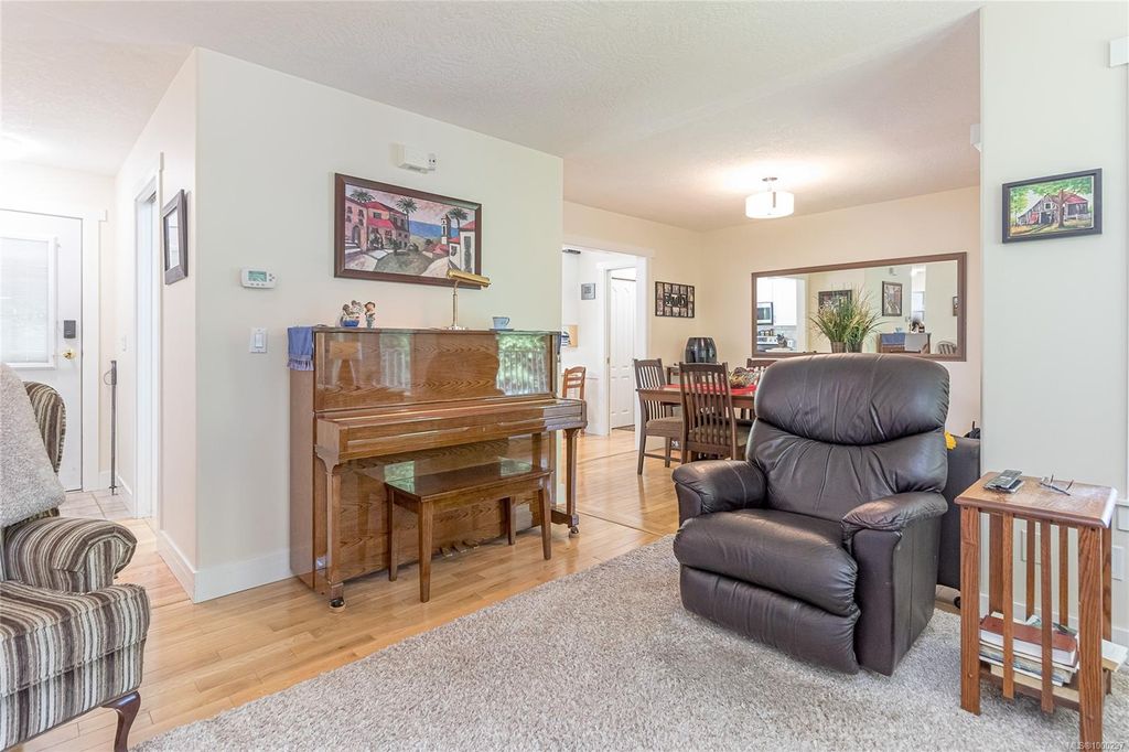 listing image 16045544857185919344
