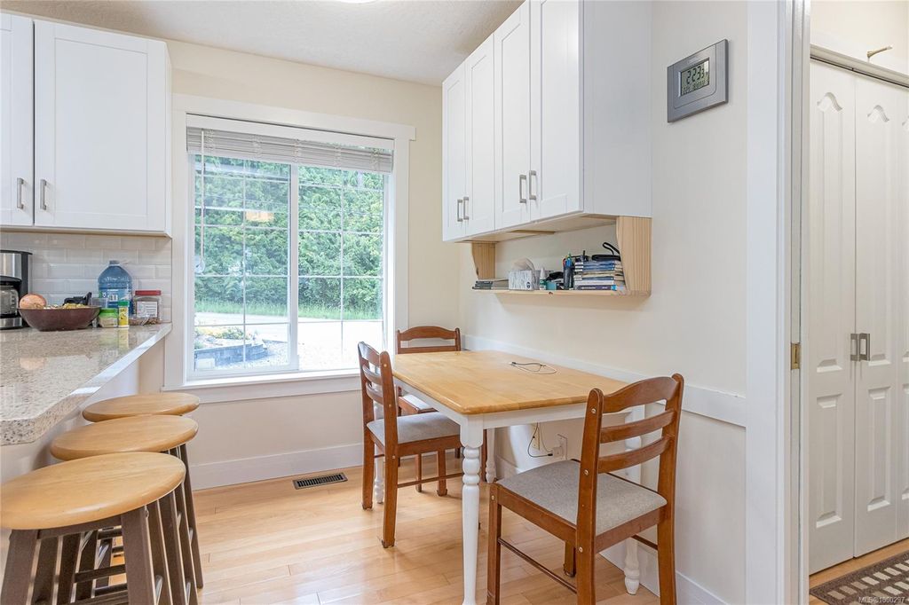 listing image 16044486252799067148