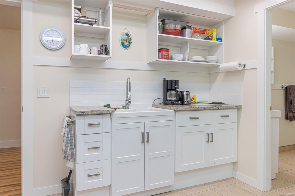 listing image 16047466748426014039