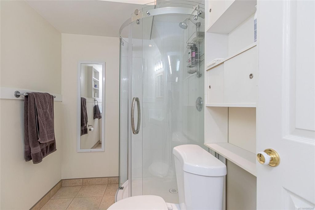 listing image 16044956427483548713