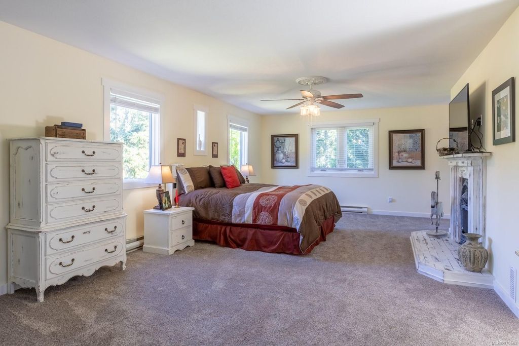 listing image 16045559702619830860