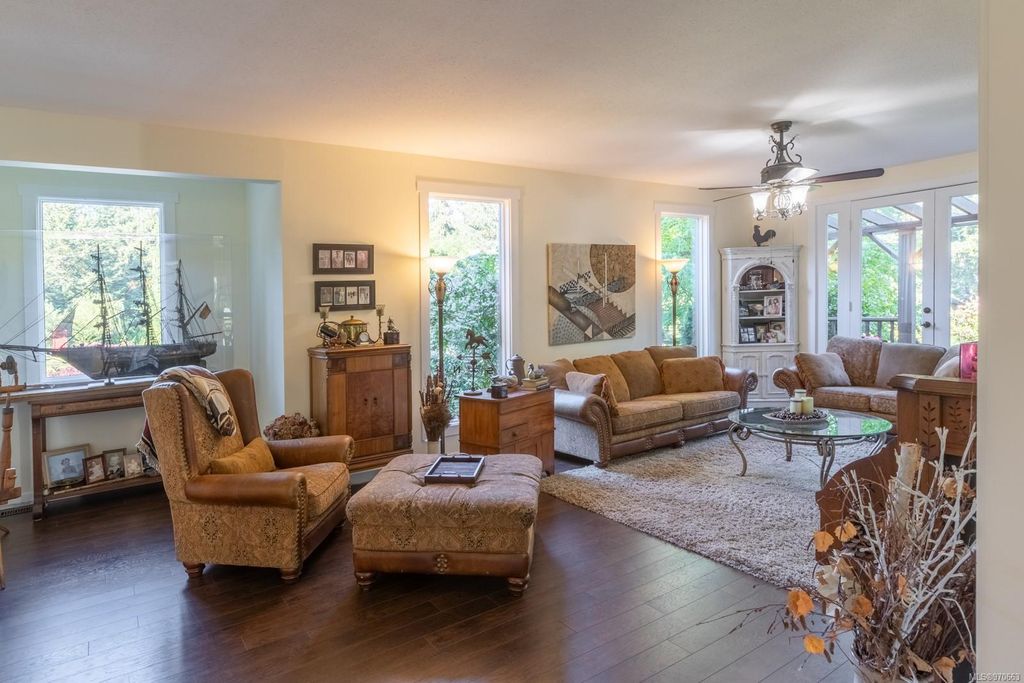 listing image 16049133351048467261