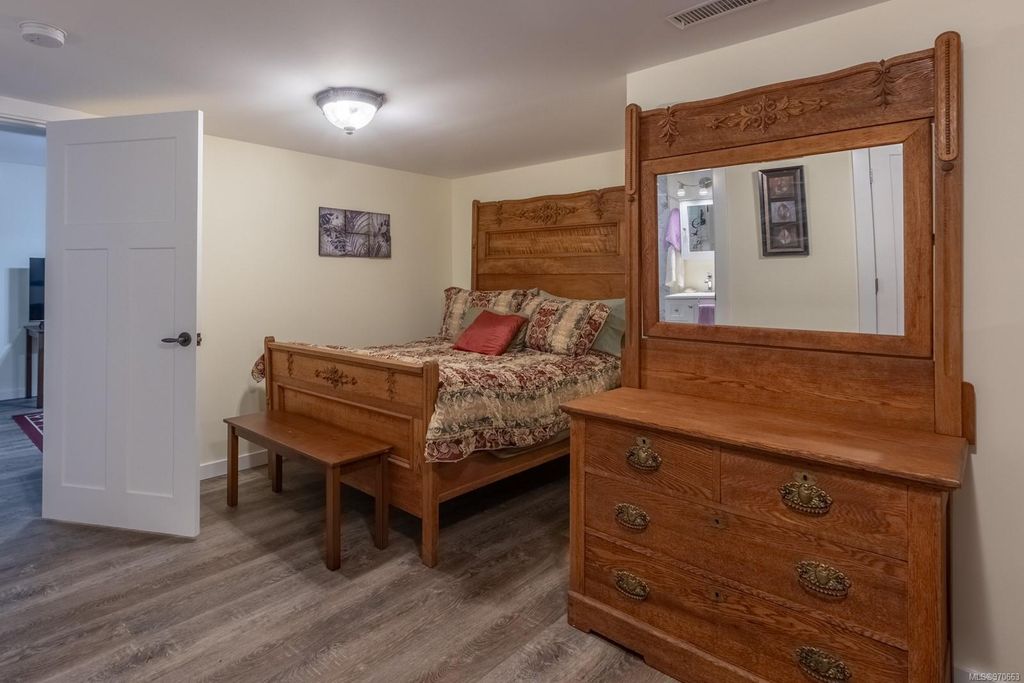 listing image 16047021137645455725
