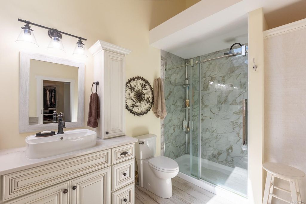 listing image 16044508687223242708