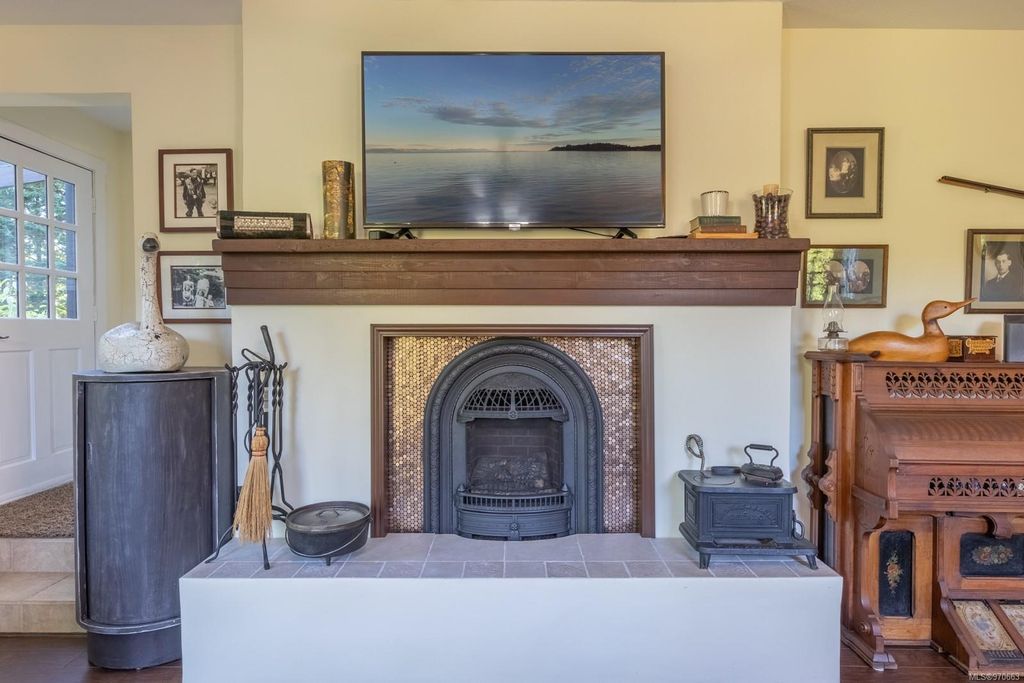 listing image 16040232981687259959