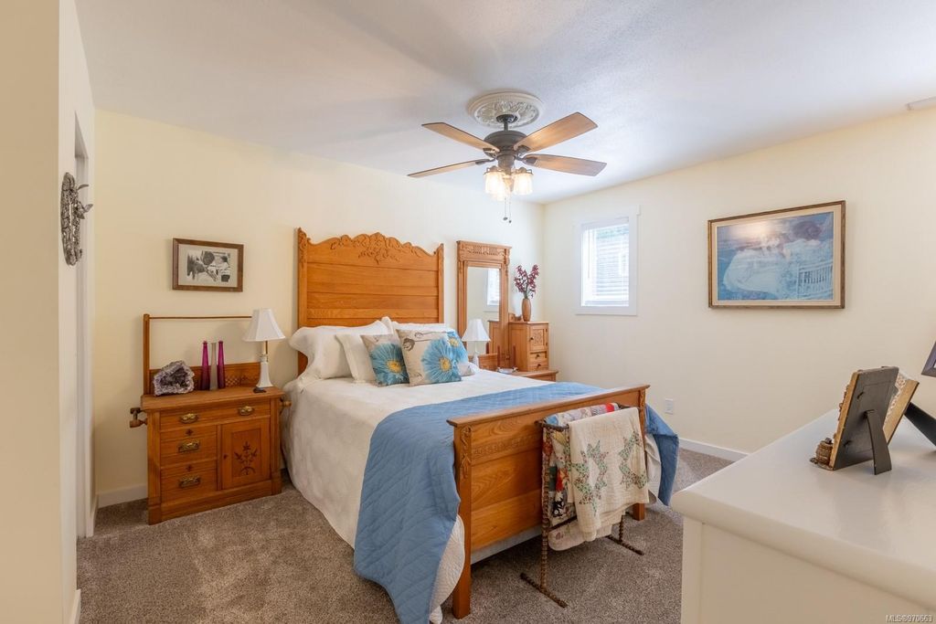 listing image 16042984901246418668