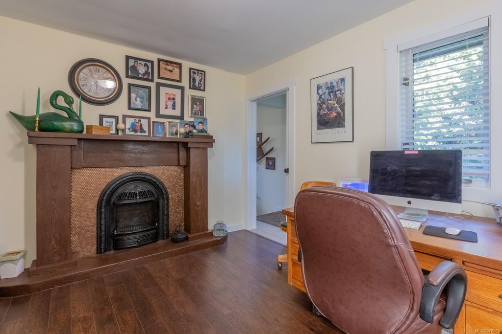 listing image 16046698300149418123
