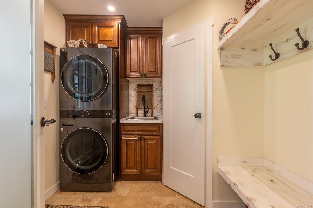 listing image 16045513807372282224