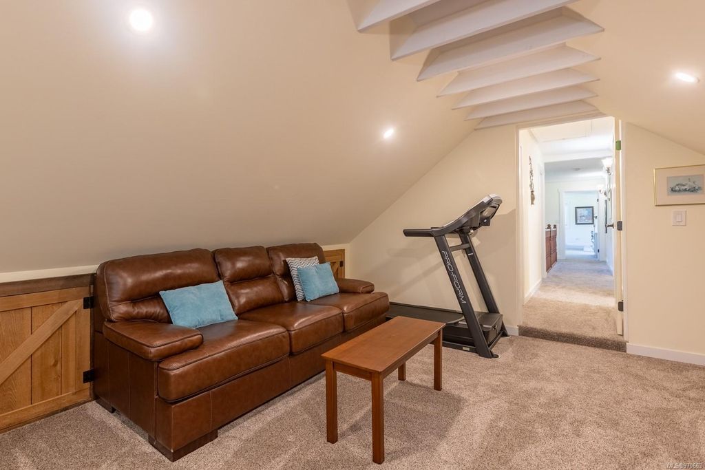 listing image 16041473777777952537