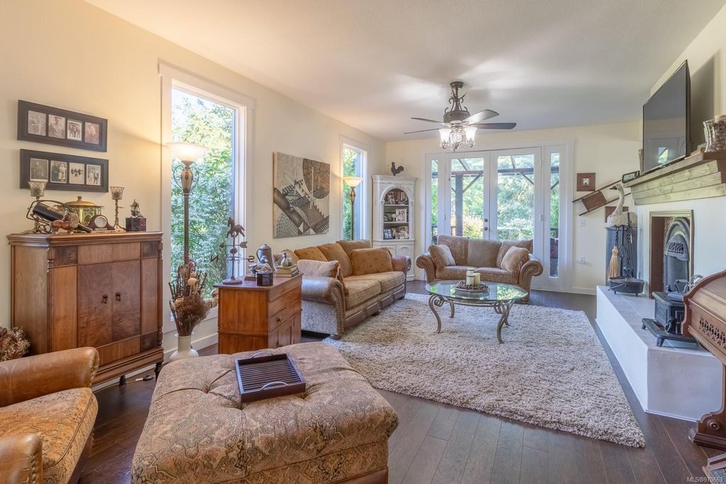 listing image 16044550142605338279