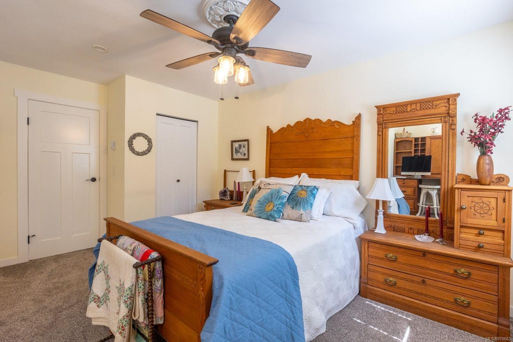 listing image 16045677372348267574