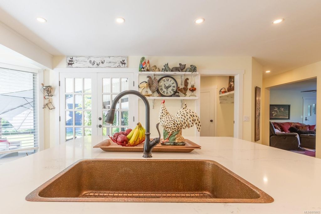 listing image 16045333837549532508
